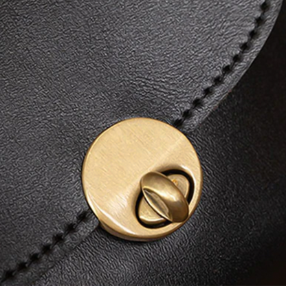 Naferio - Strukturerad väska i veganskt läder