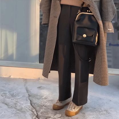 Naferio - Strukturerad väska i veganskt läder